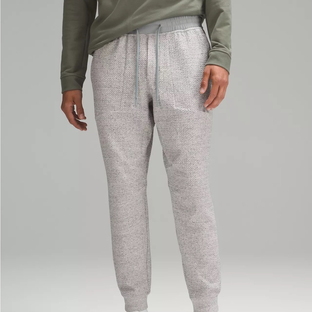 Lululemon At Ease Men Jogger Grey